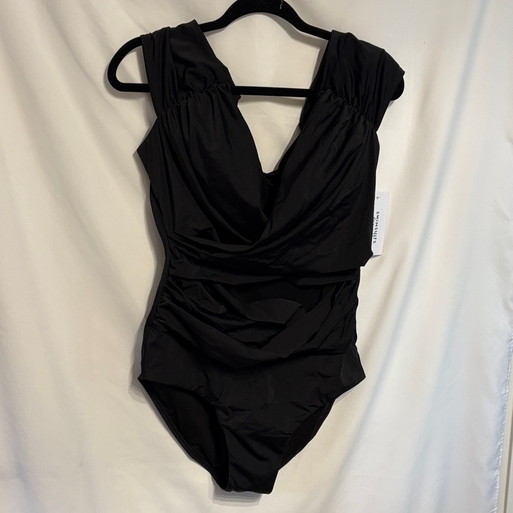 Swimsuits For All Classic Black One Piece Swimwear/Resortwear SZ 16 NWT